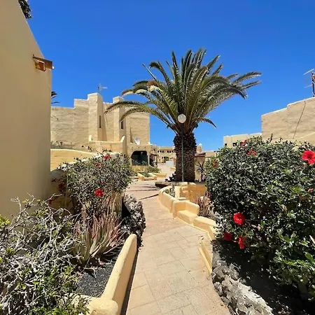 Fuertevilla アパート *