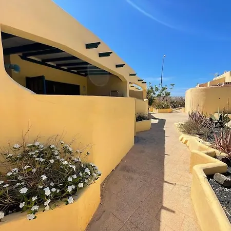 Fuertevilla アパート *